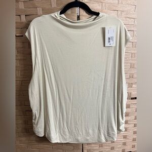 NWT 3X Elegant Cream Women's Top. Perfect work to weekend! great with jeans!